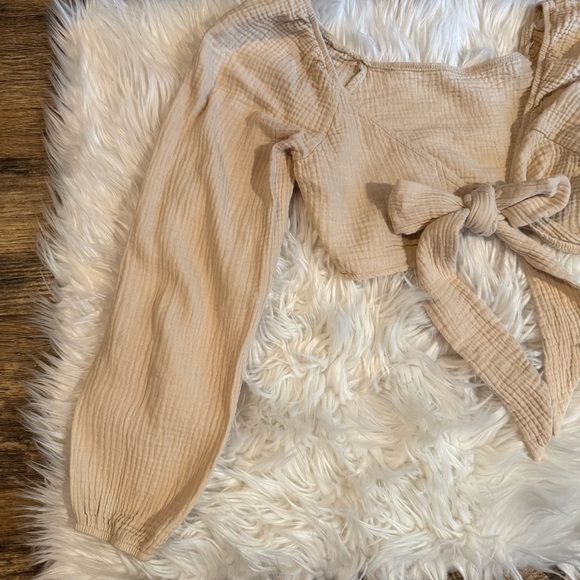 SHEIN Petite XXS Beige Gauze Tie Front Long Sleeve Crop Top Boho Blouse - Picture 3 of 11